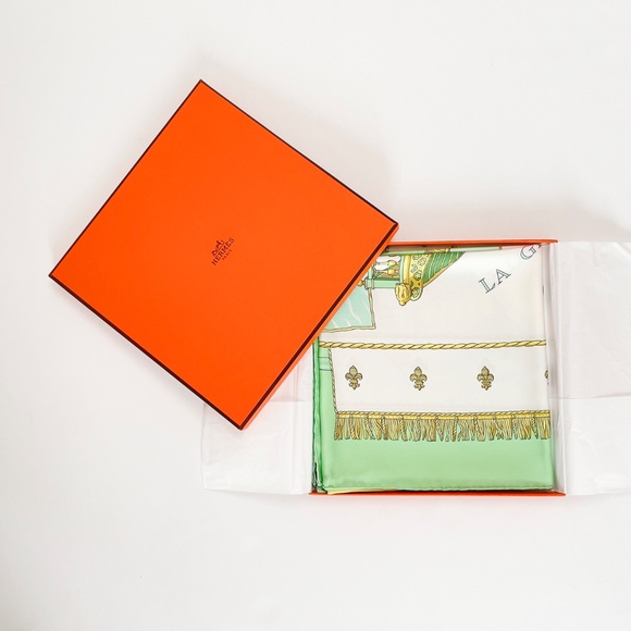 NWT Hermes Scarf "Vue du Carrosse de la Galère -La Réale" 1 - Picture 2 of 11